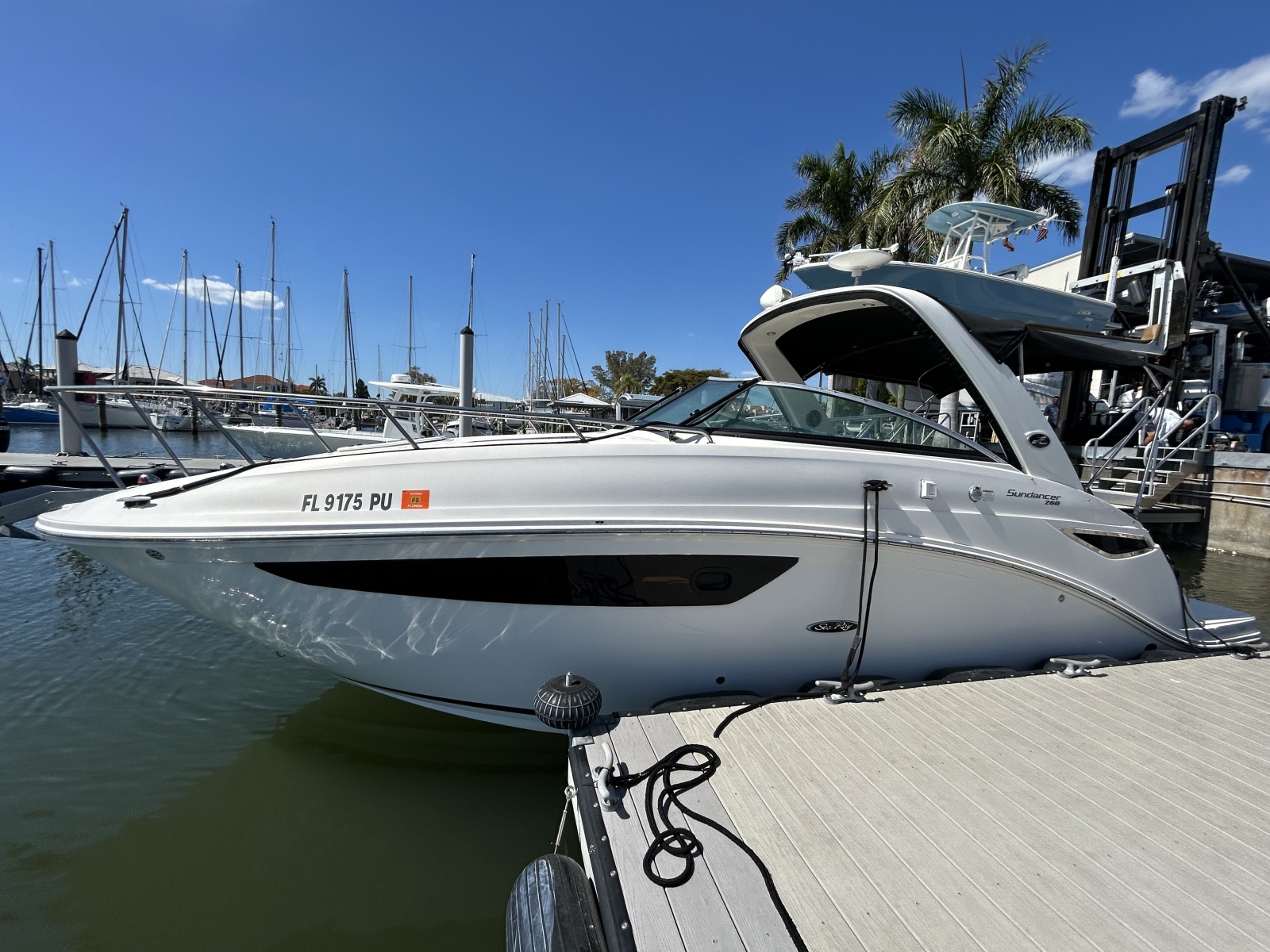 26' 2014 Sea Ray 