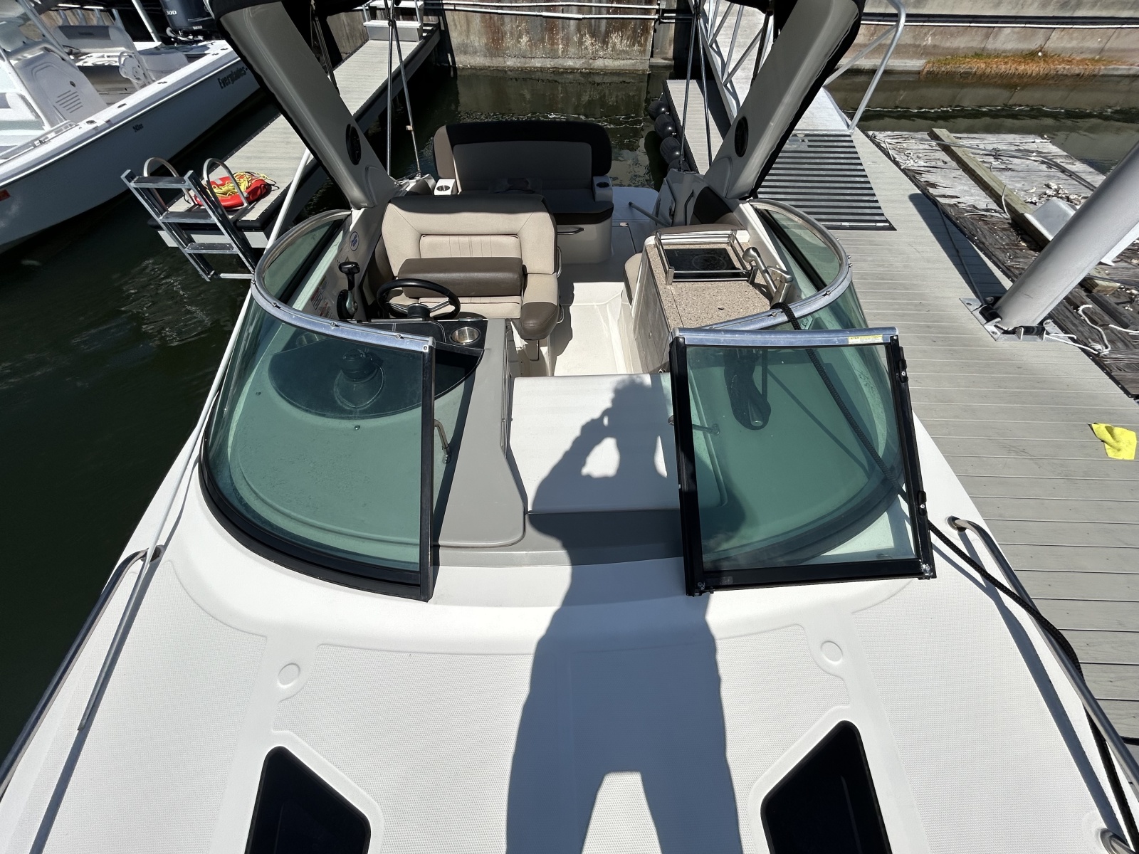 26' 2014 Sea Ray 
