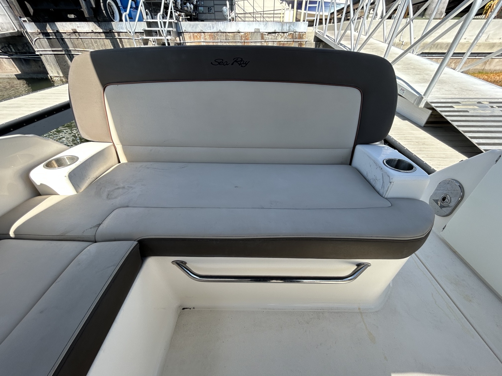 26' 2014 Sea Ray 