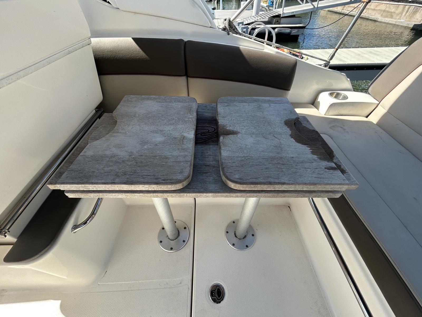26' 2014 Sea Ray 