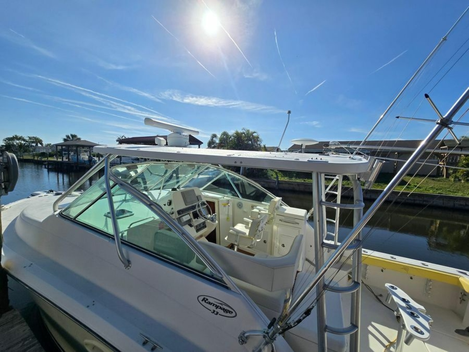 33' 2005 Rampage 