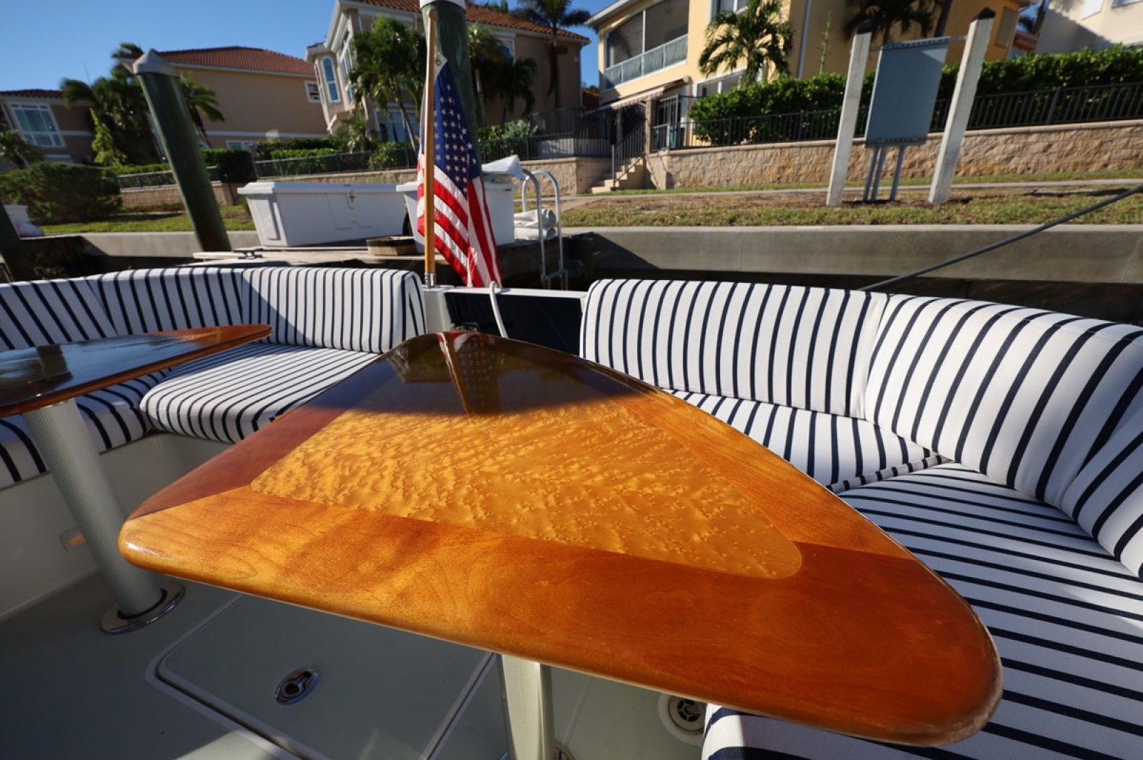 32' 2018 Back Cove 32