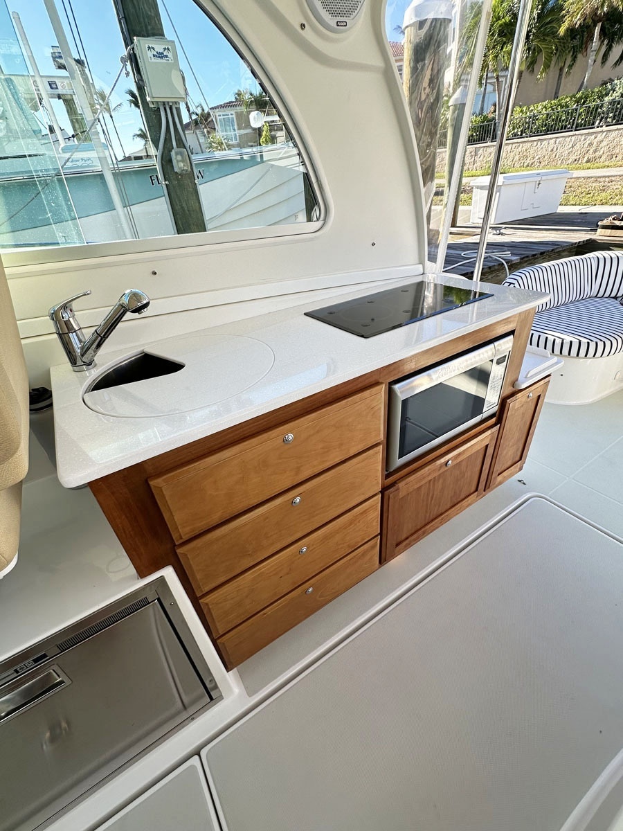 32' 2018 Back Cove 32