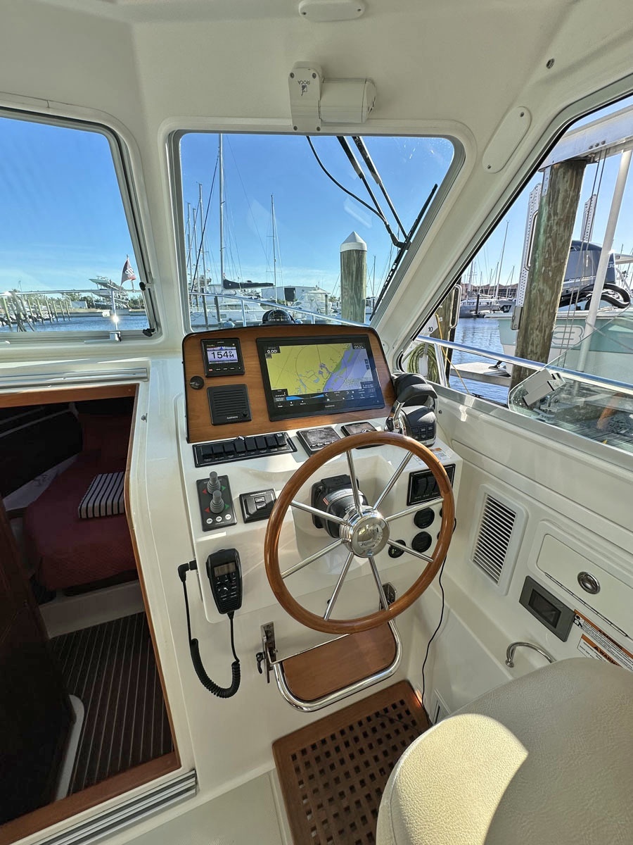 32' 2018 Back Cove 32