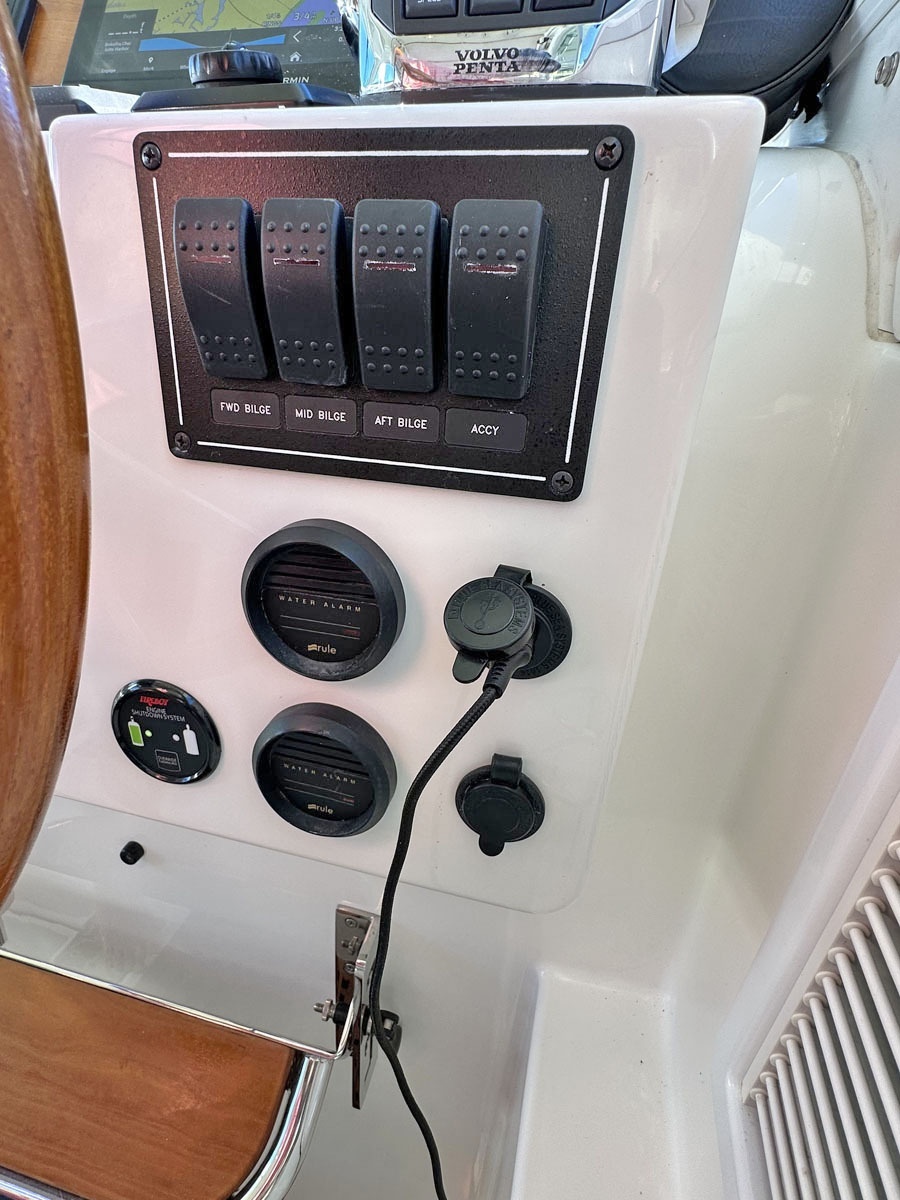 32' 2018 Back Cove 32