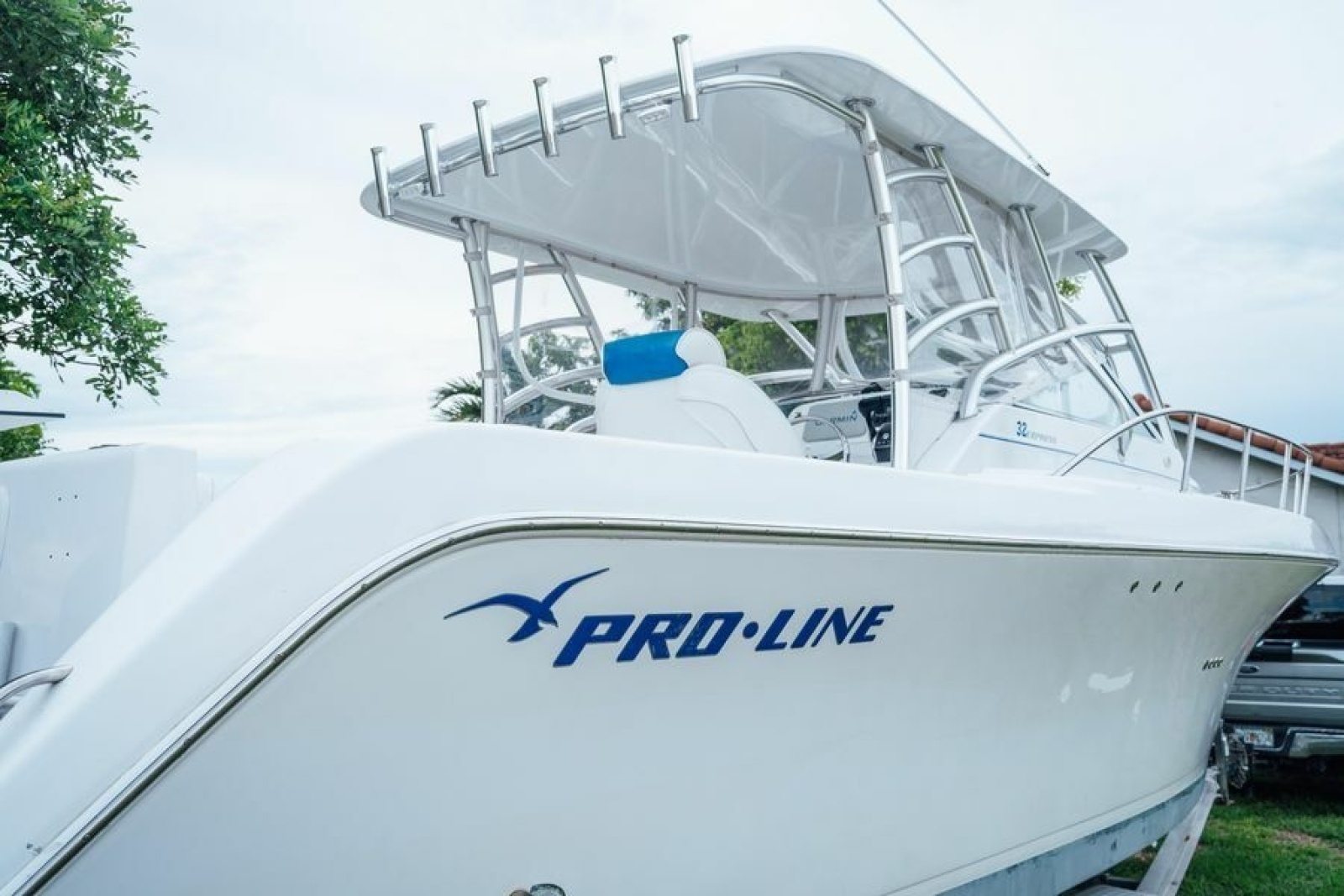 33ft Pro Line Yacht For Sale