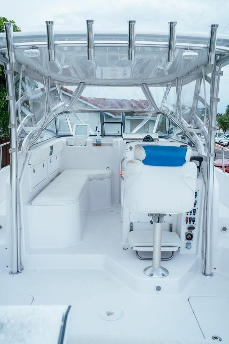 33ft Pro Line Yacht For Sale