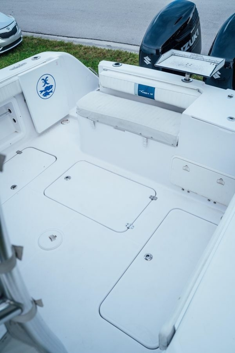 33ft Pro Line Yacht For Sale