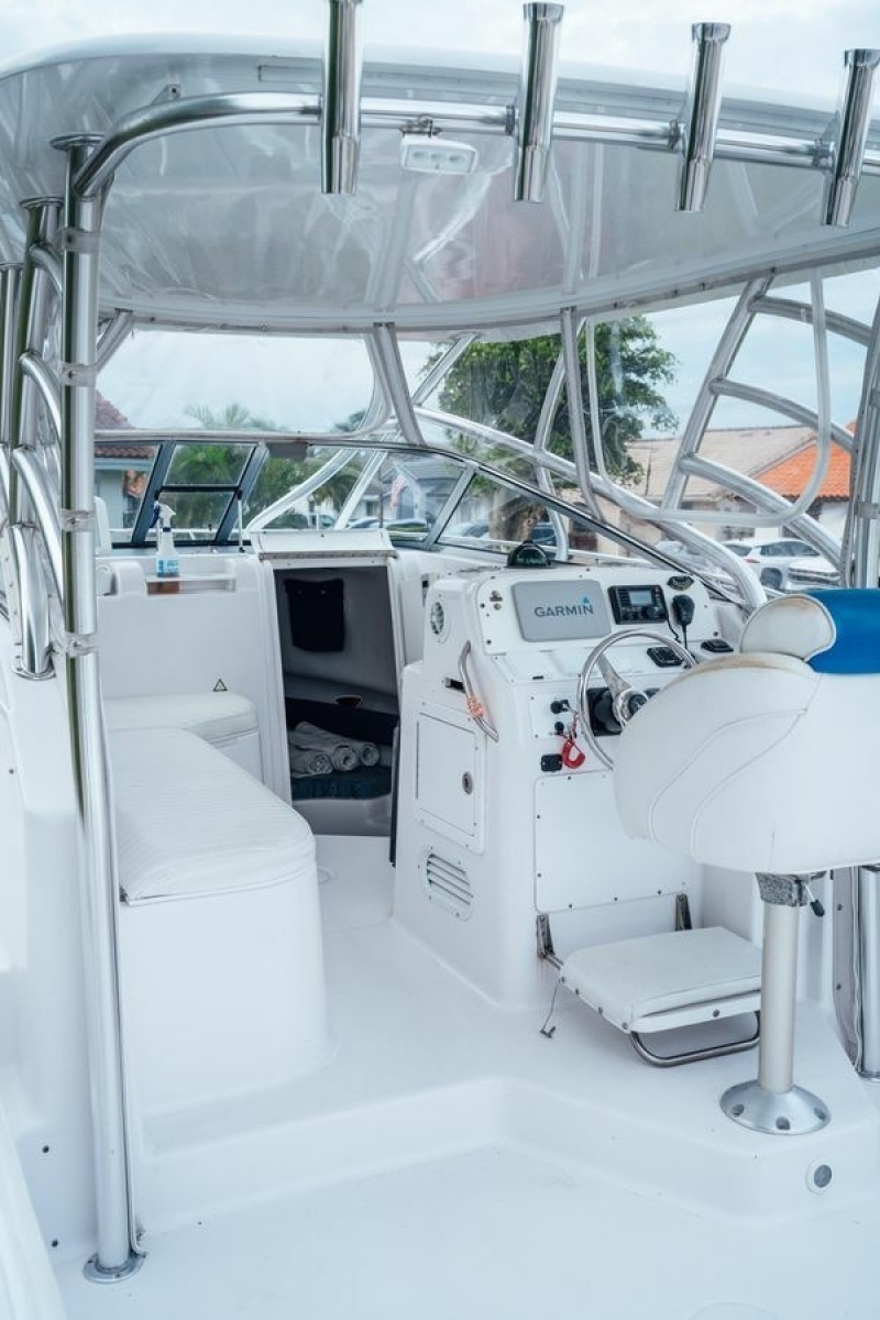 33ft Pro Line Yacht For Sale