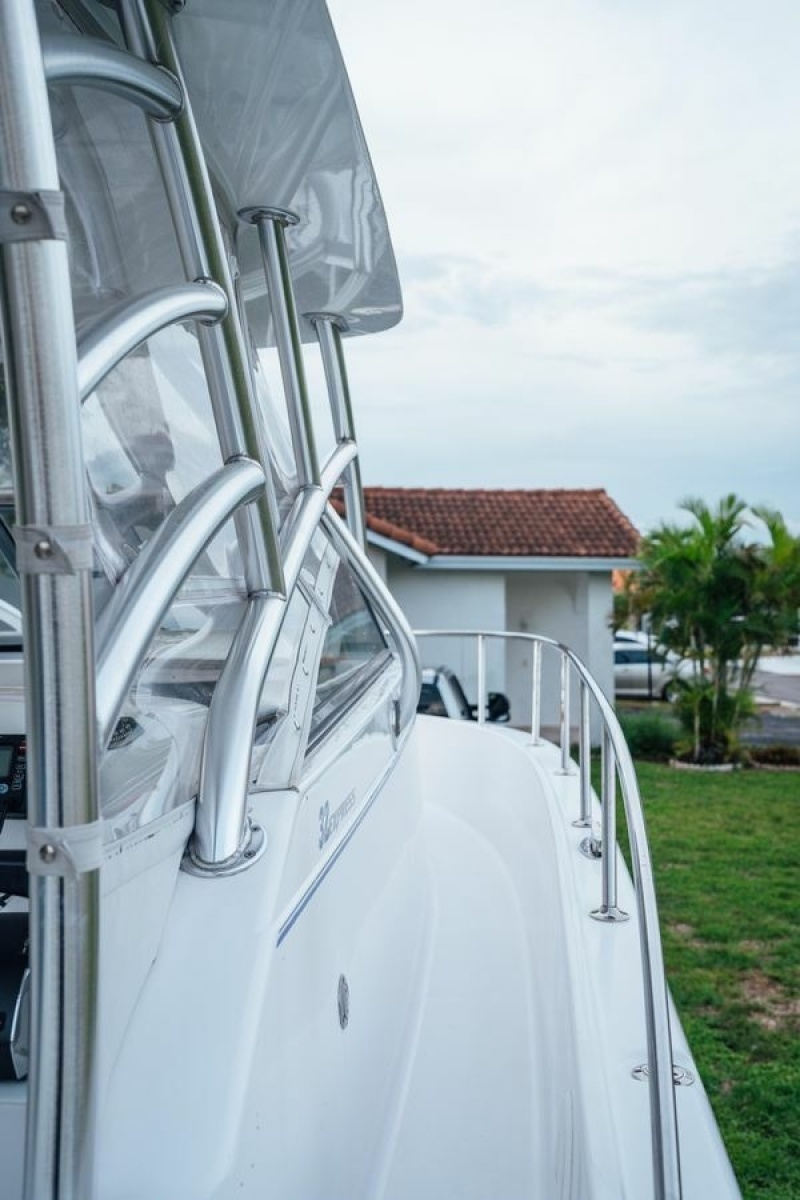 33ft Pro Line Yacht For Sale