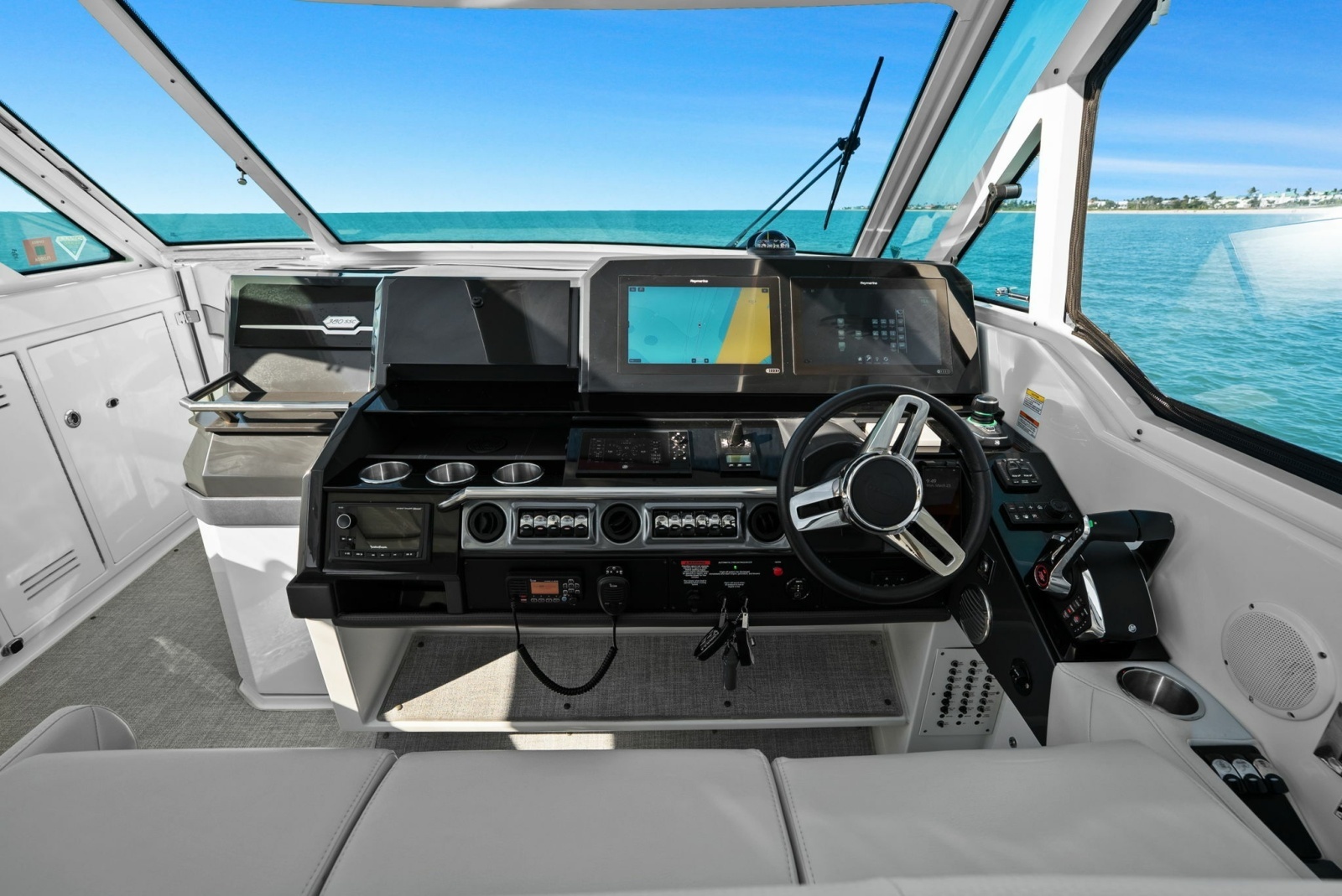 Formula 38 - Bada Beng - Helm