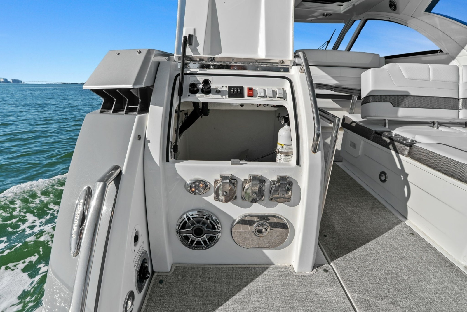 Bada Beng 38ft Formula Yacht For Sale