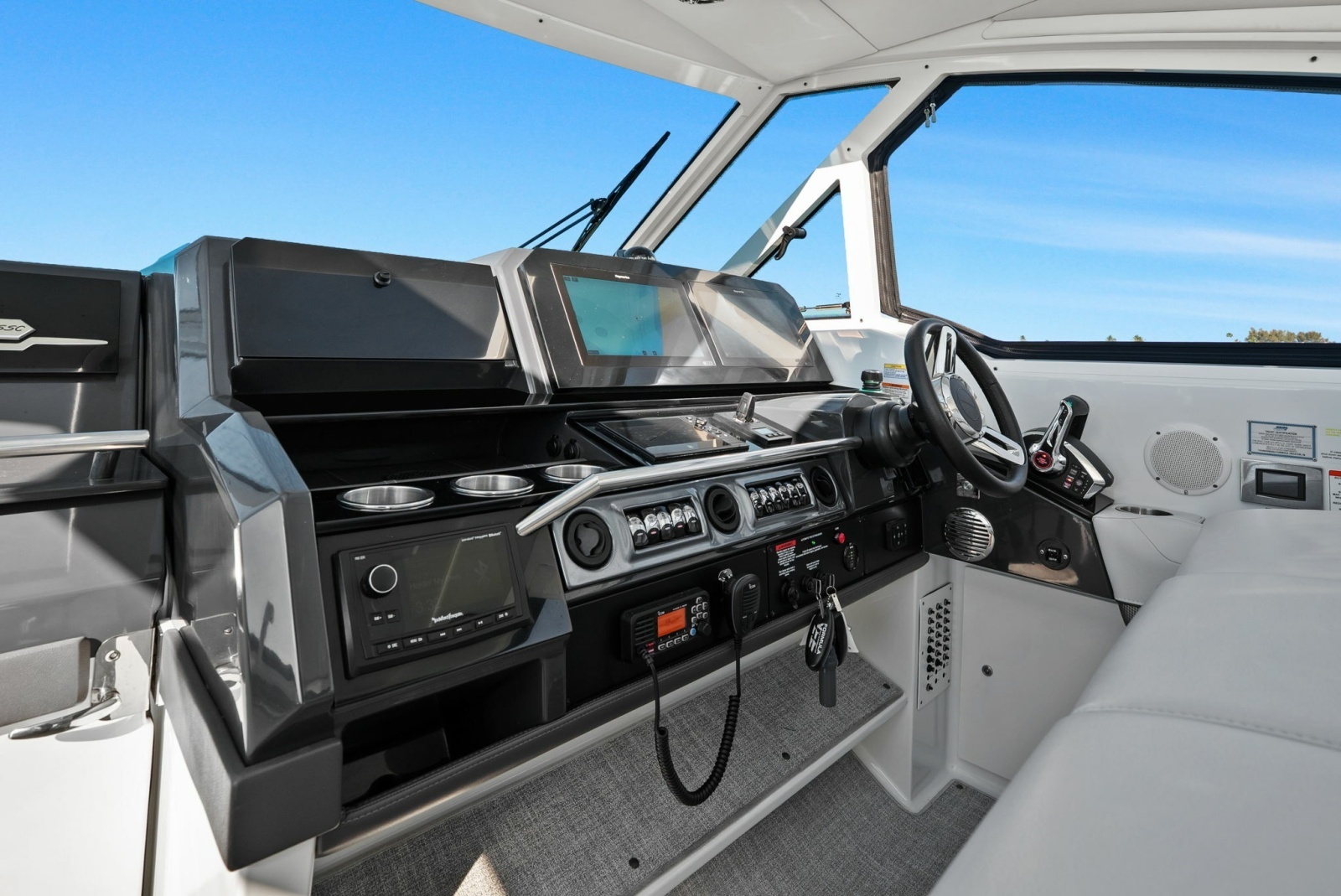 Formula 38 - Bada Beng - Helm