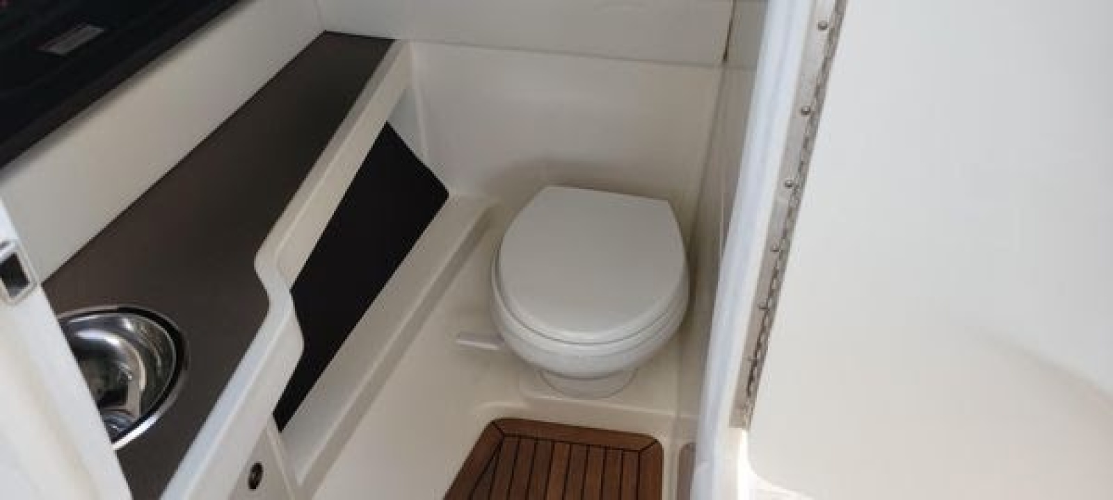 32' 2017 Sea Ray 310 SLX