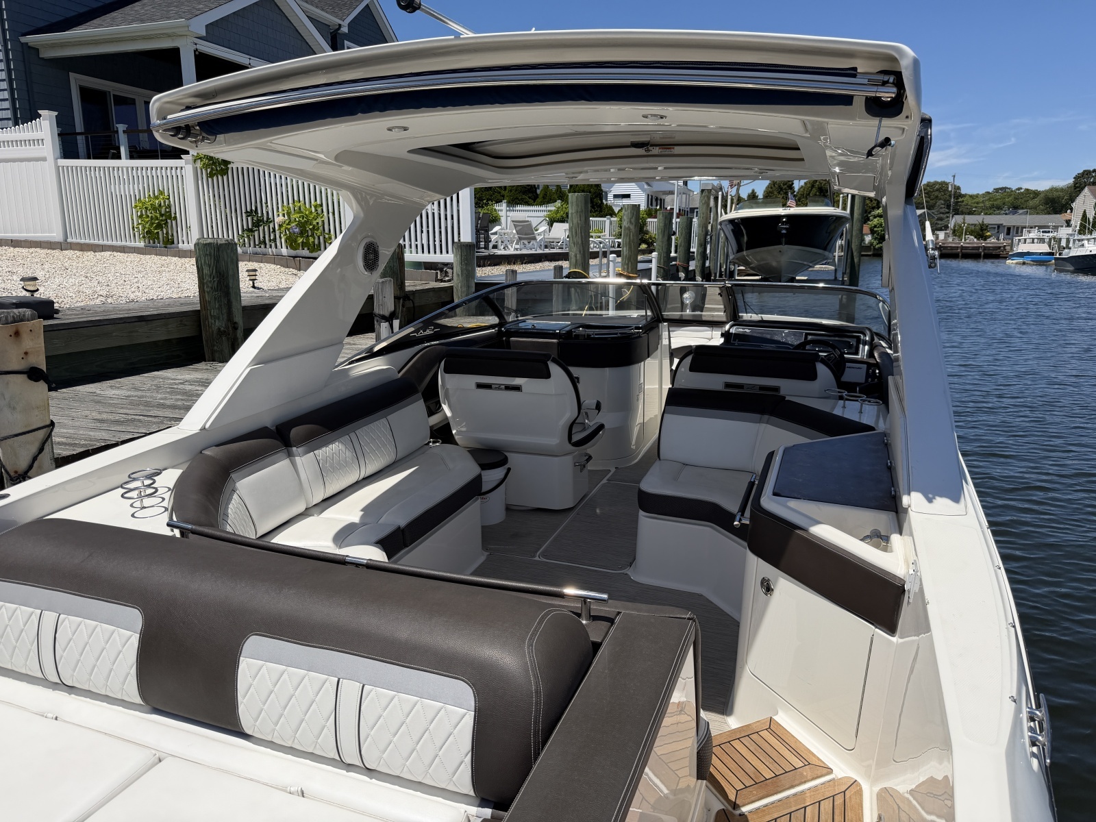 2017 Sea Ray 310 SLX
