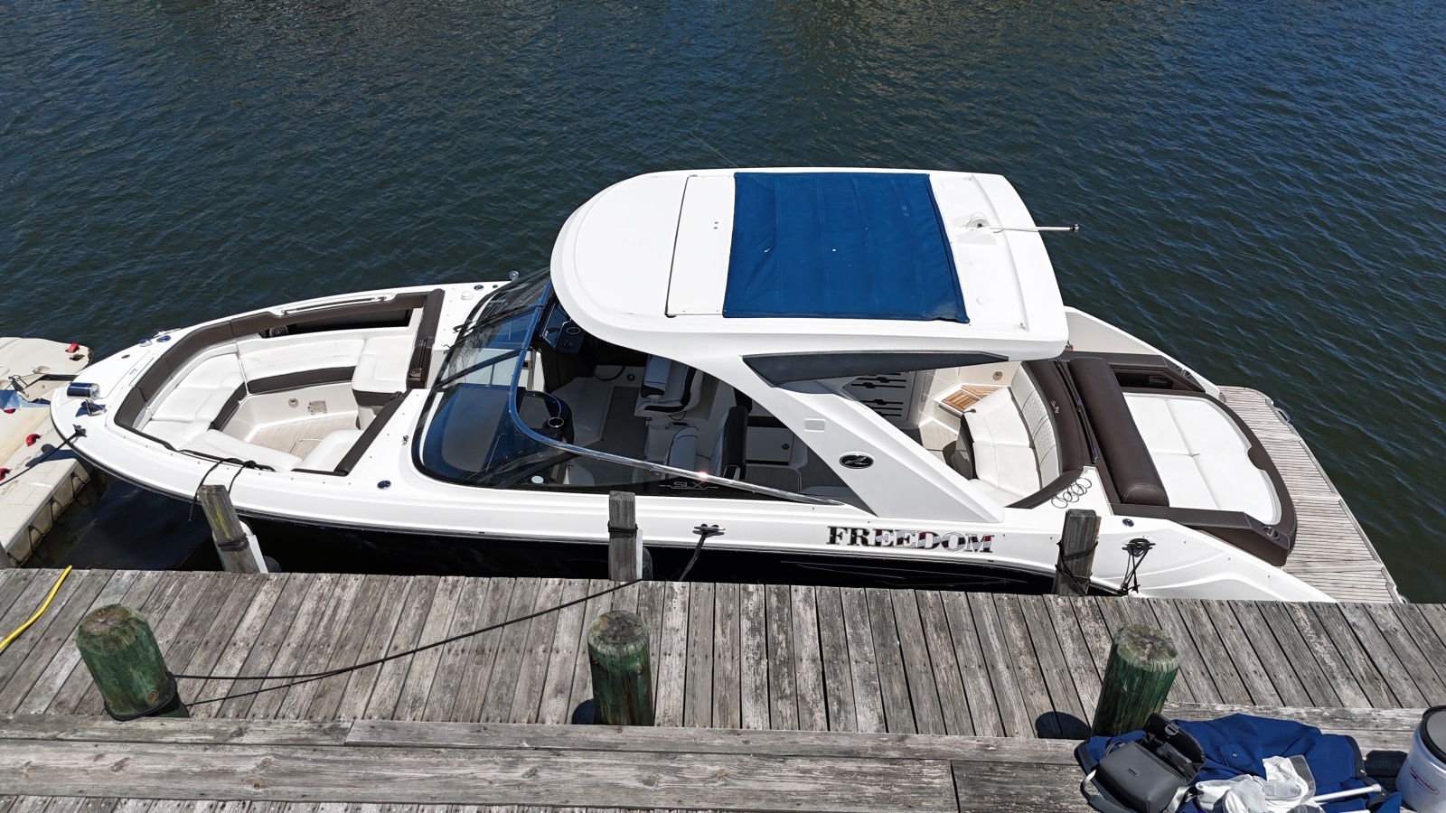 2017 Sea Ray 310 SLX