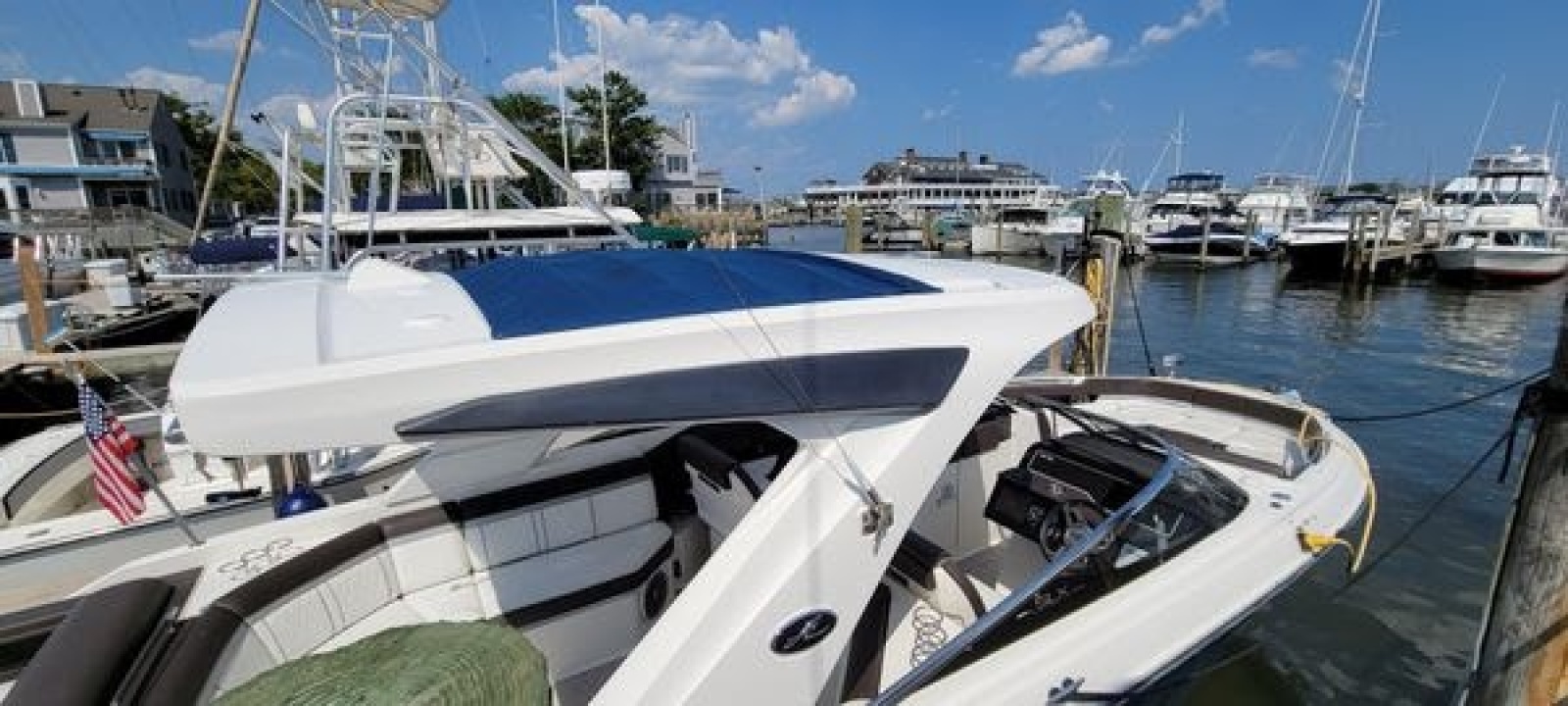 32' 2017 Sea Ray 310 SLX