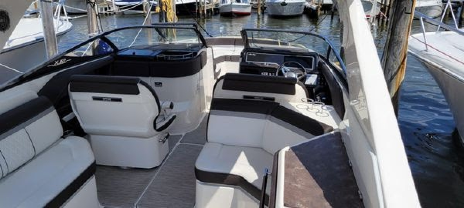32' 2017 Sea Ray 310 SLX
