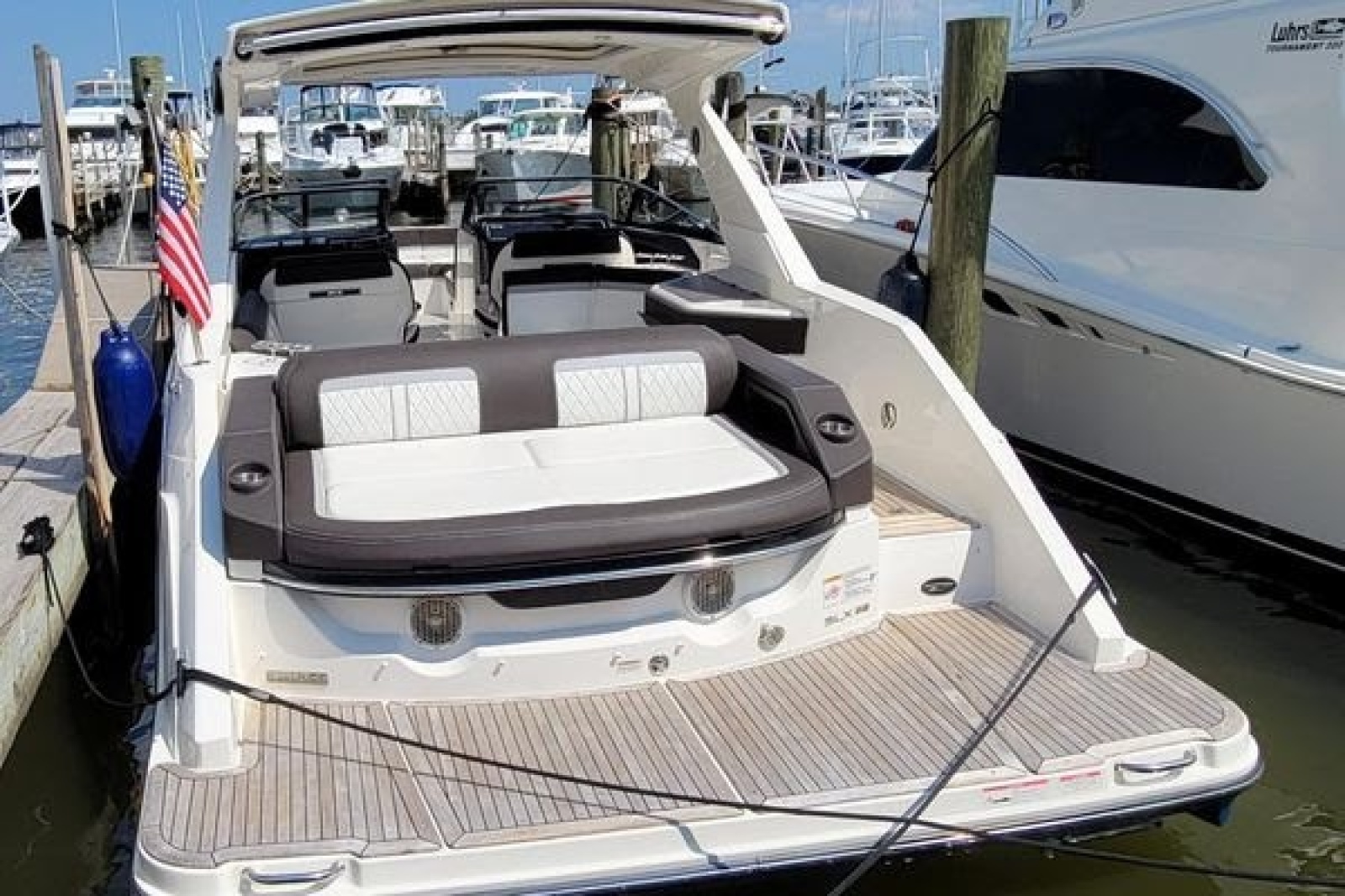 32' 2017 Sea Ray 310 SLX
