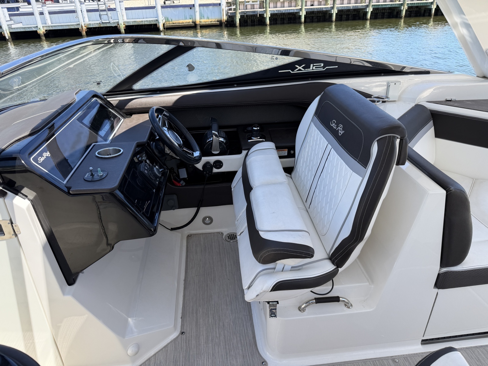 2017 Sea Ray 310 SLX