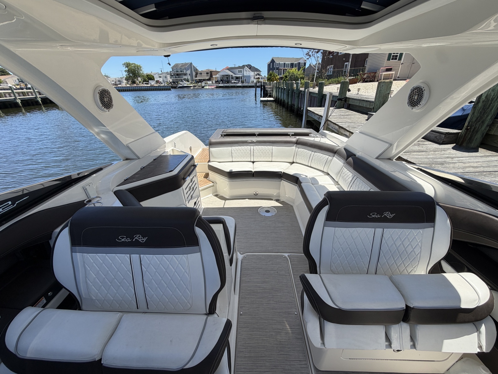 2017 Sea Ray 310 SLX