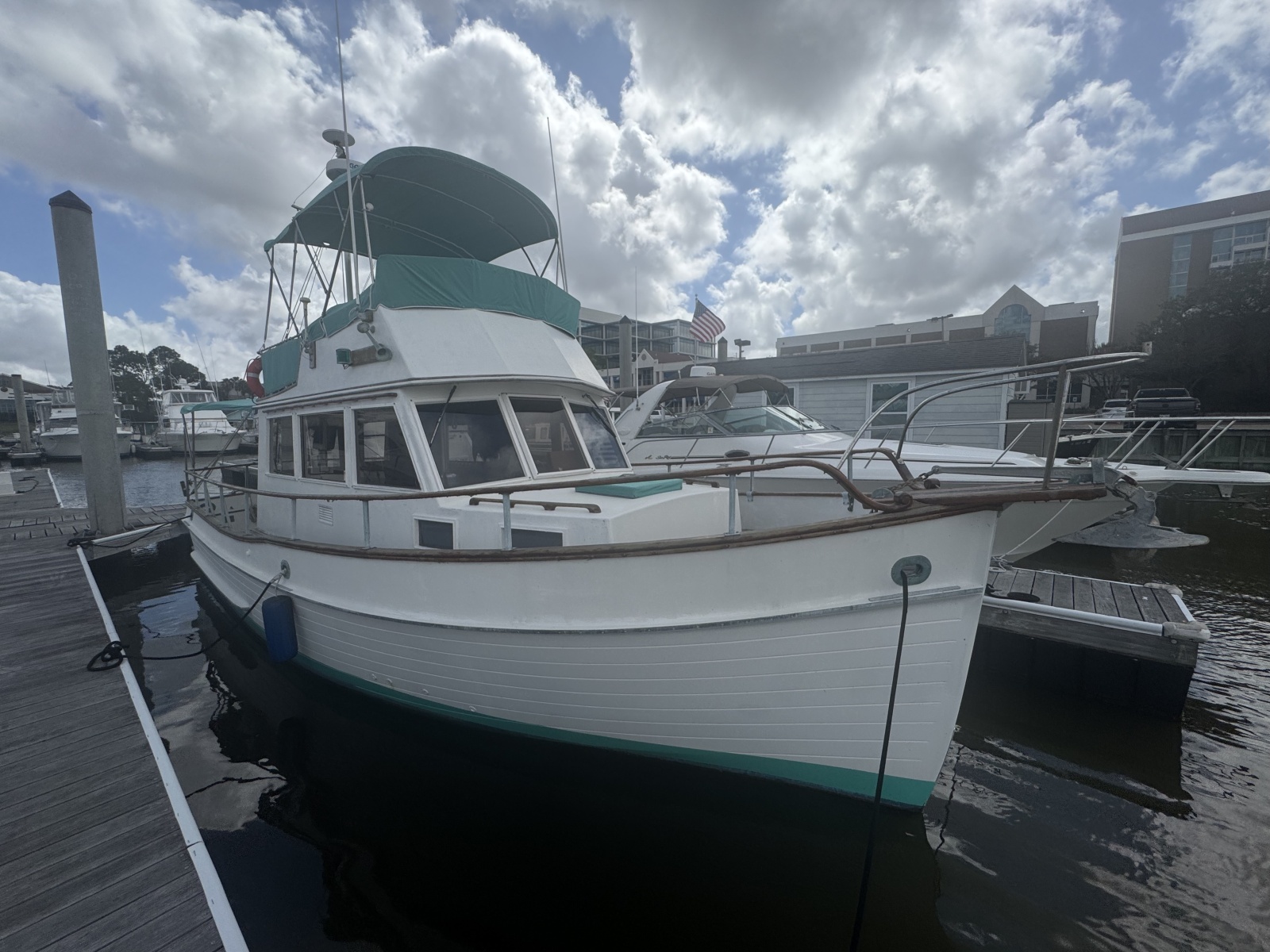 32' 1978 Grand Banks 32 Sedan