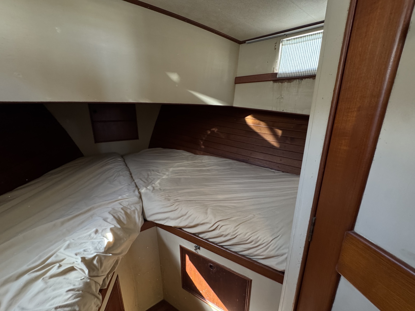 32' 1978 Grand Banks 32 Sedan