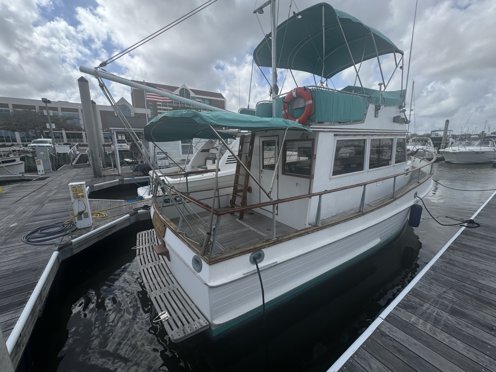 32' 1978 Grand Banks 32 Sedan