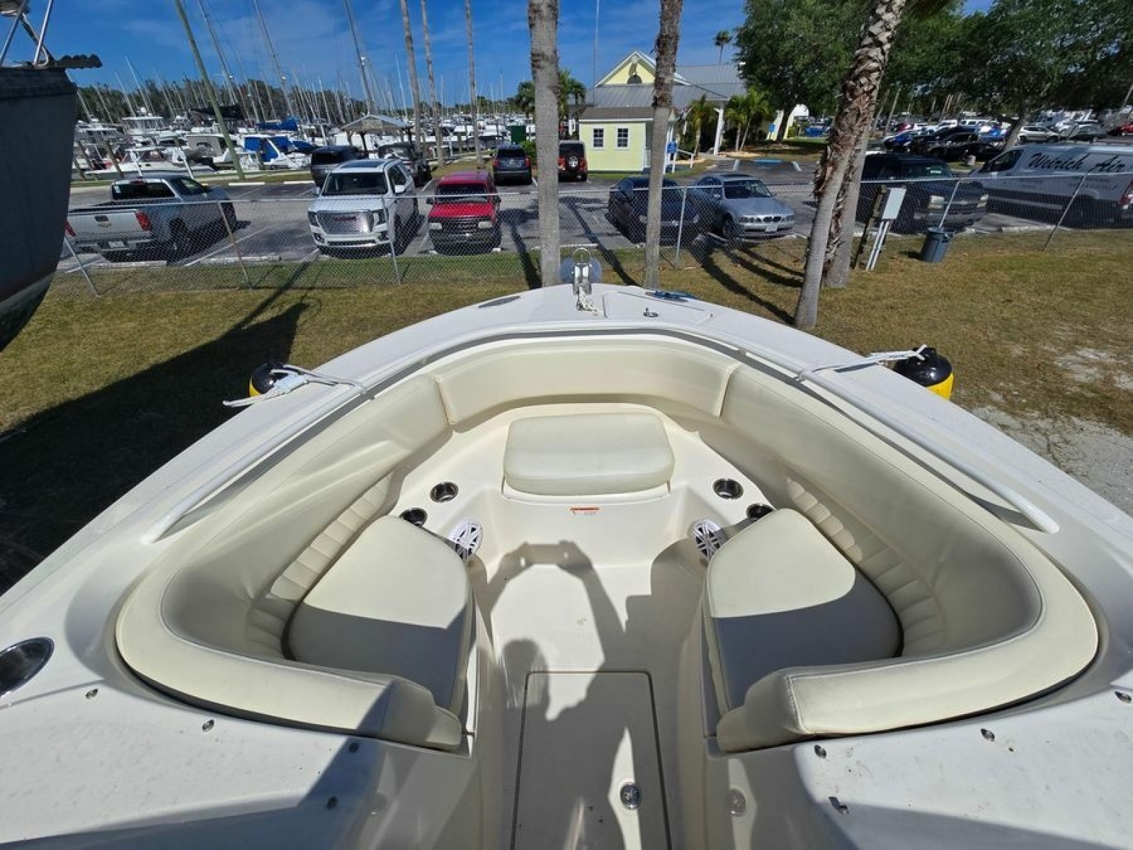 28' 2008 Hydra-Sports 