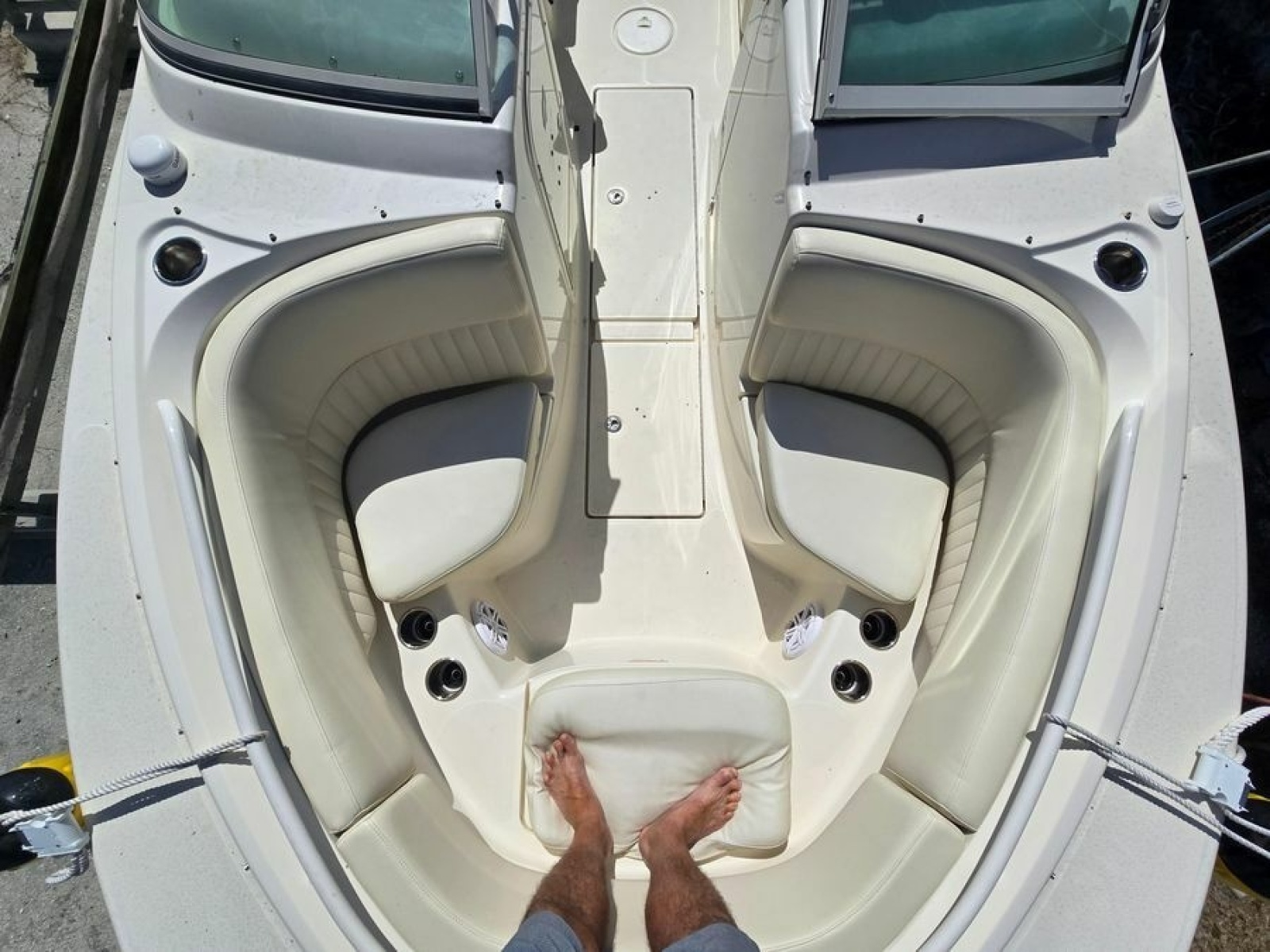 28' 2008 Hydra-Sports 