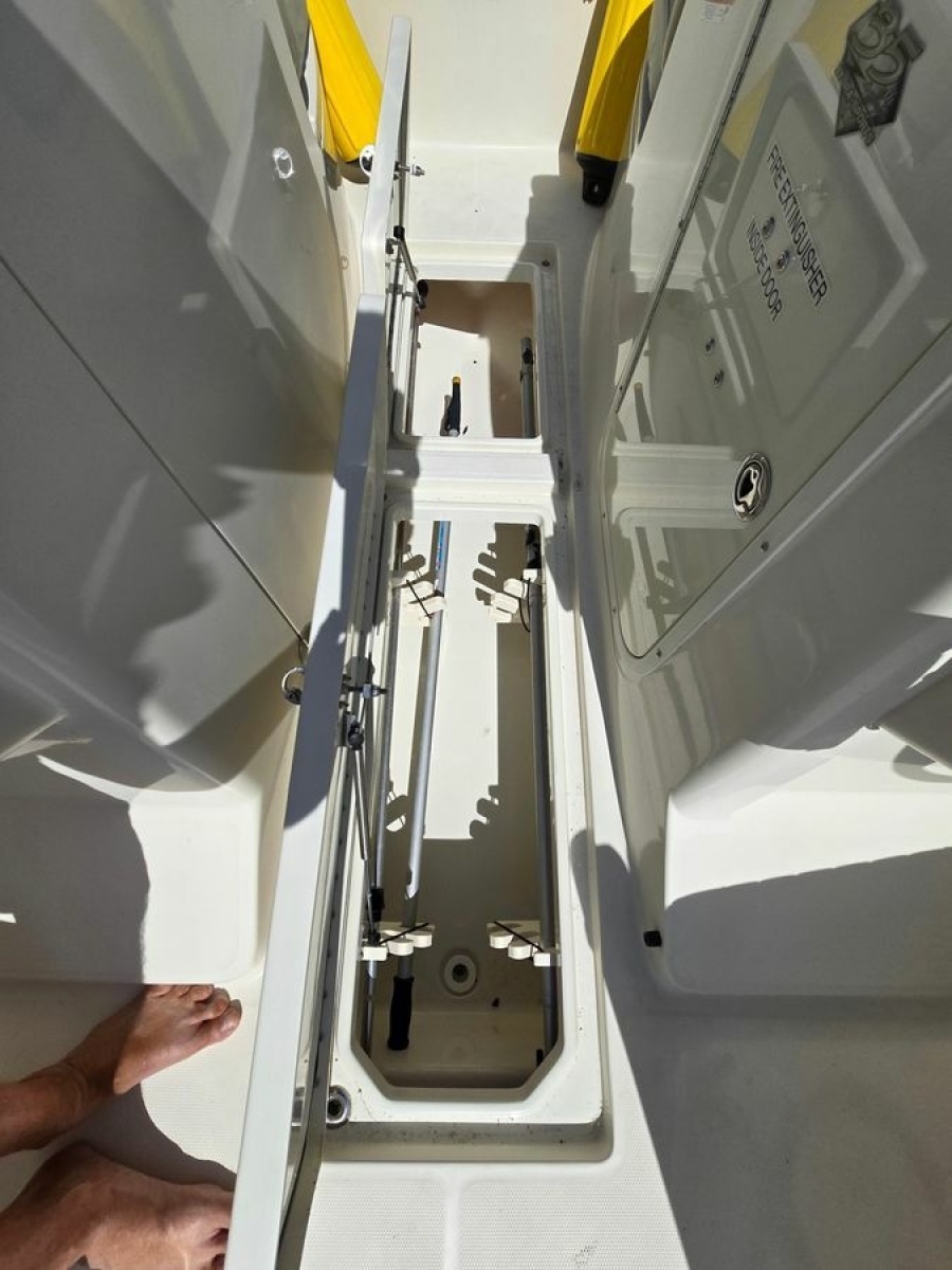 28' 2008 Hydra-Sports 