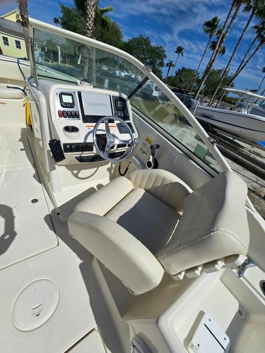 28' 2008 Hydra-Sports 