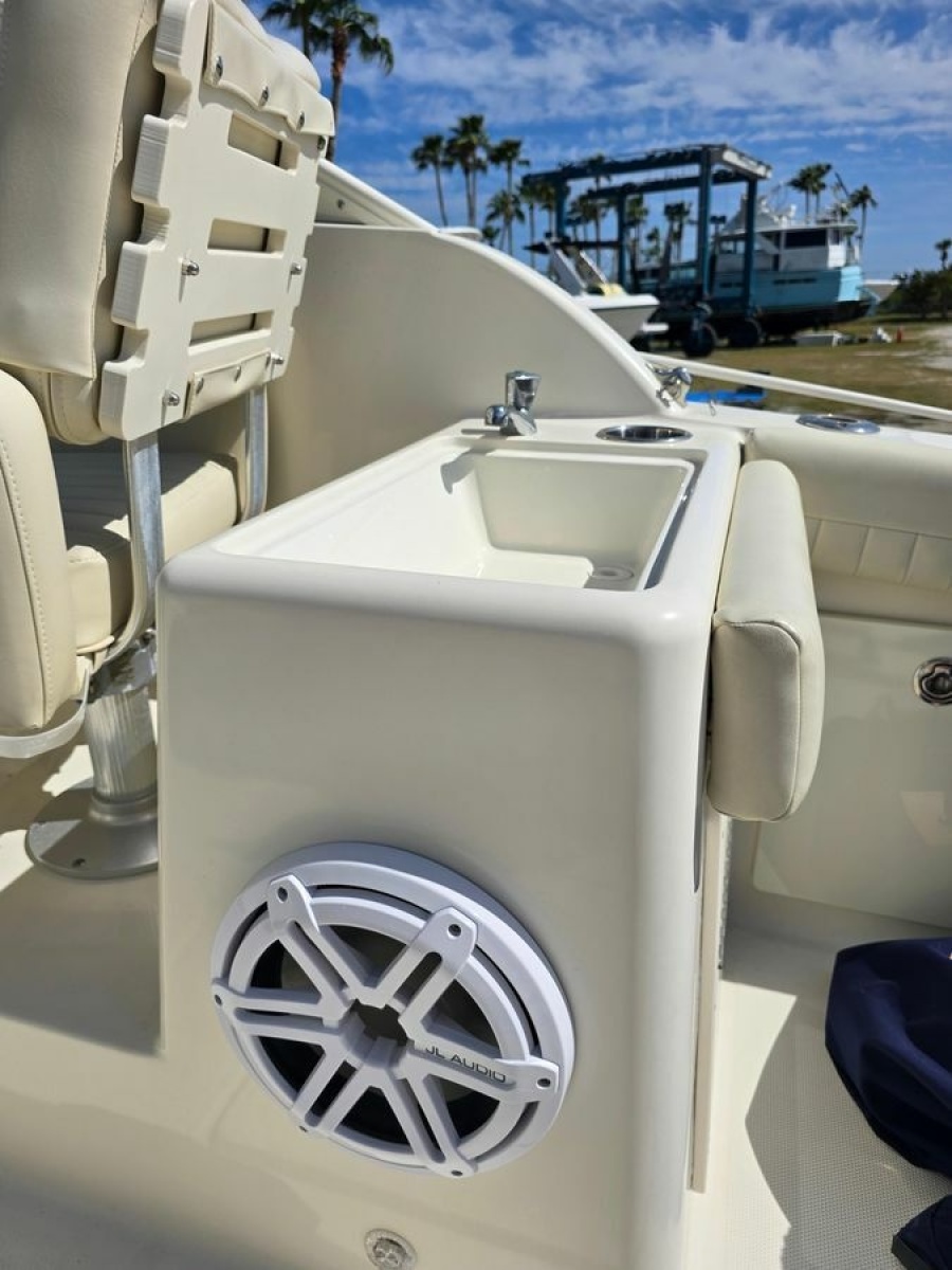 28' 2008 Hydra-Sports 