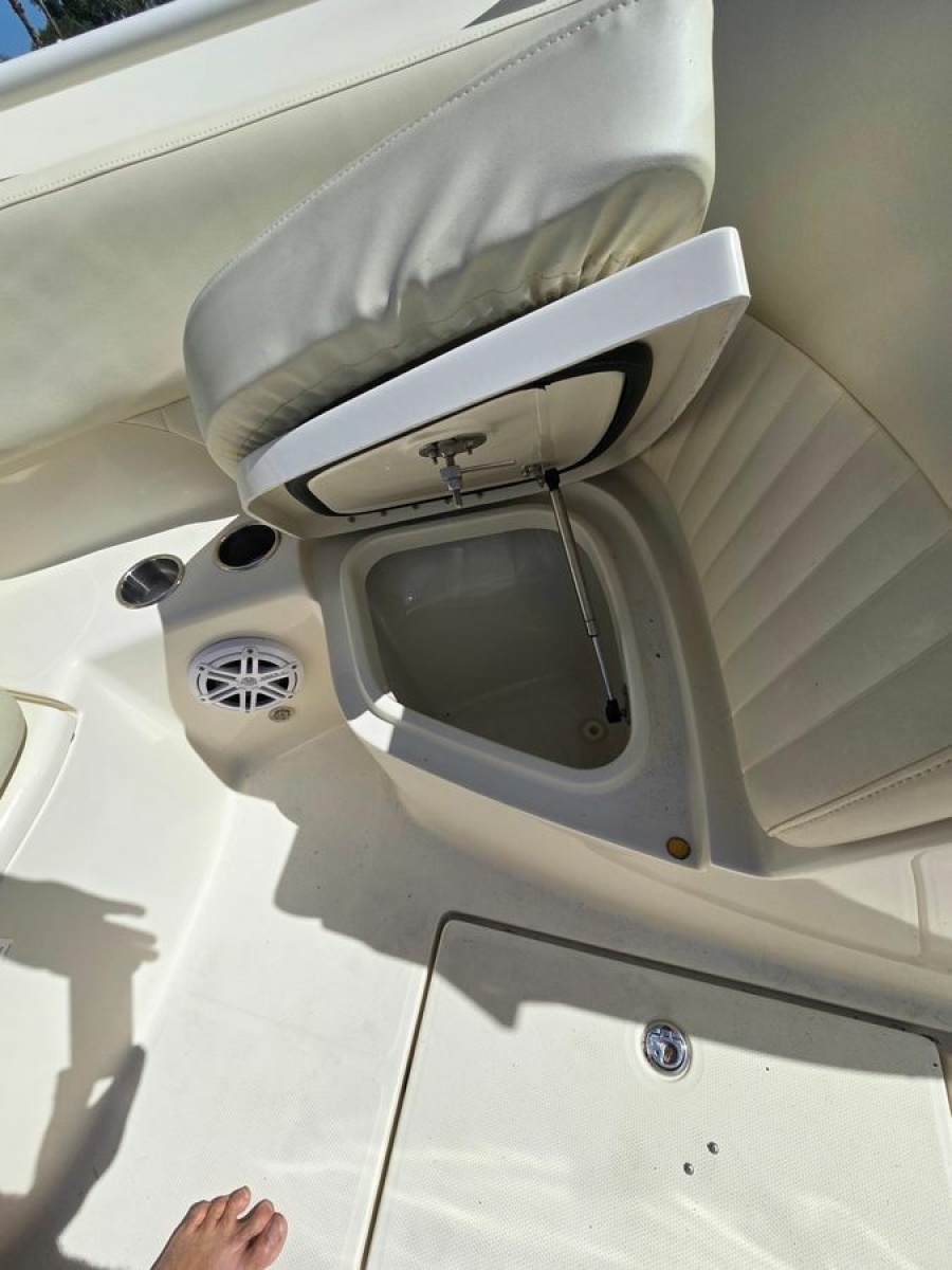 28' 2008 Hydra-Sports 