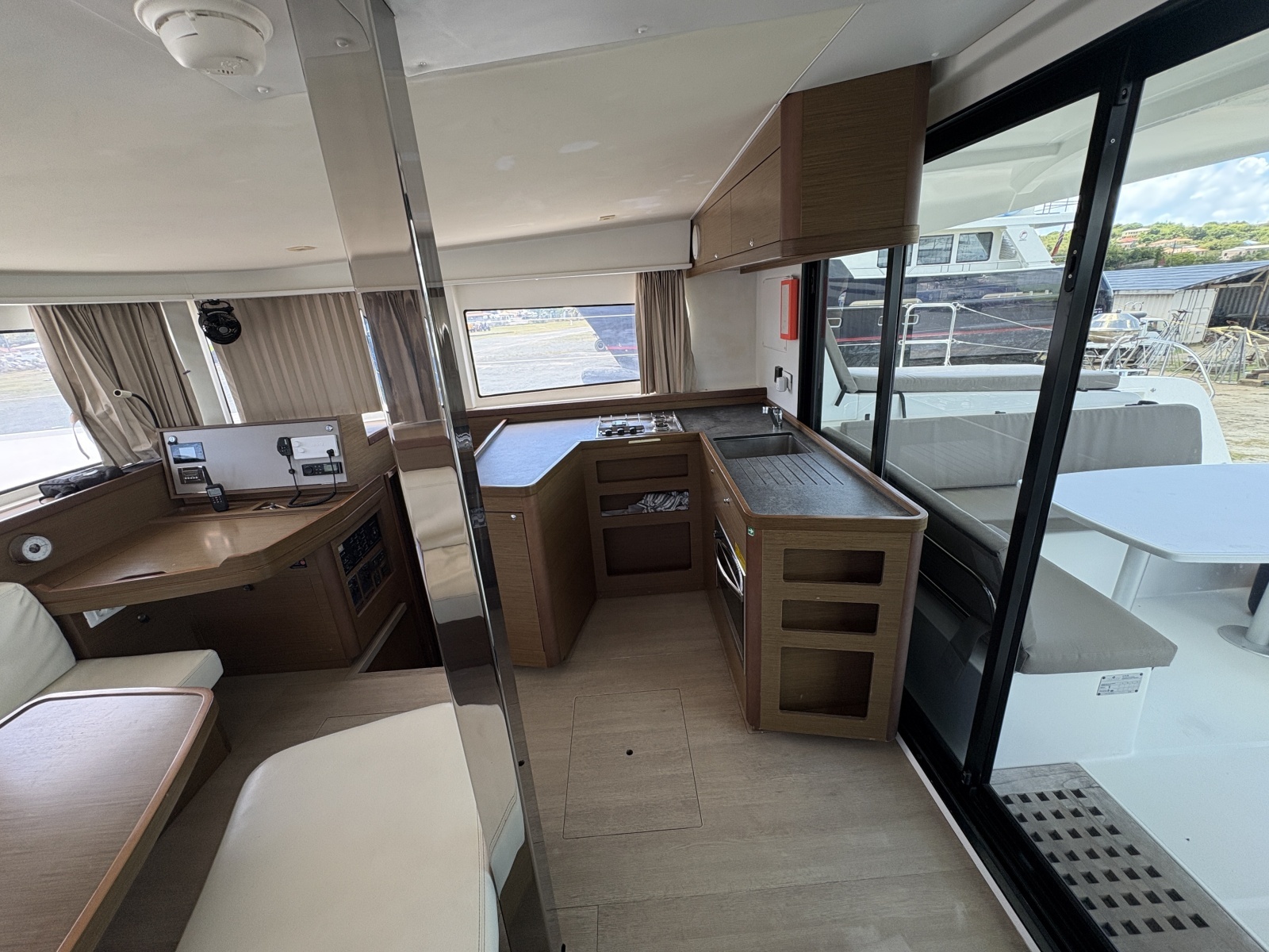 Apres Sail 42ft Lagoon Yacht For Sale