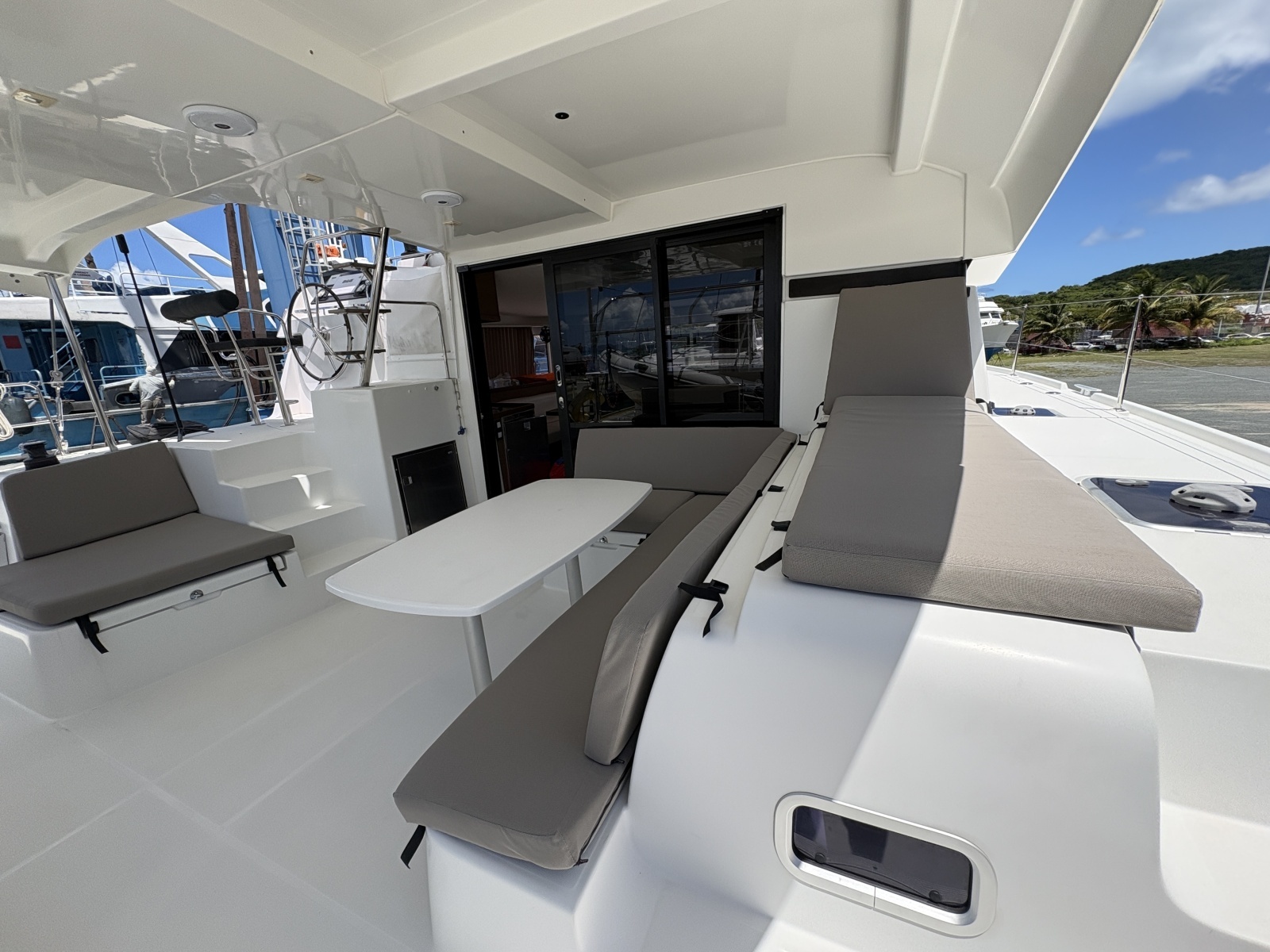 Apres Sail 42ft Lagoon Yacht For Sale