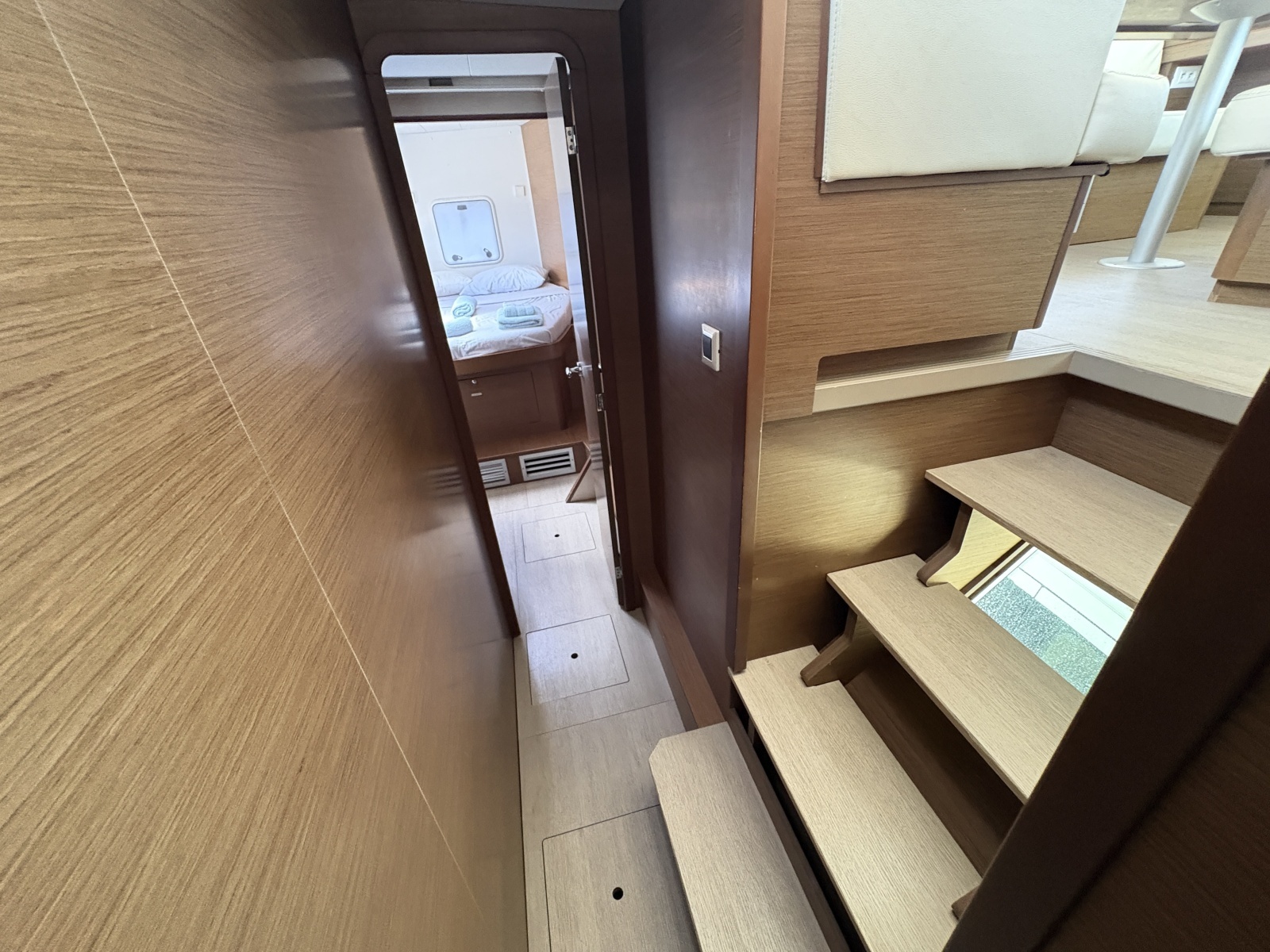 Apres Sail 42ft Lagoon Yacht For Sale