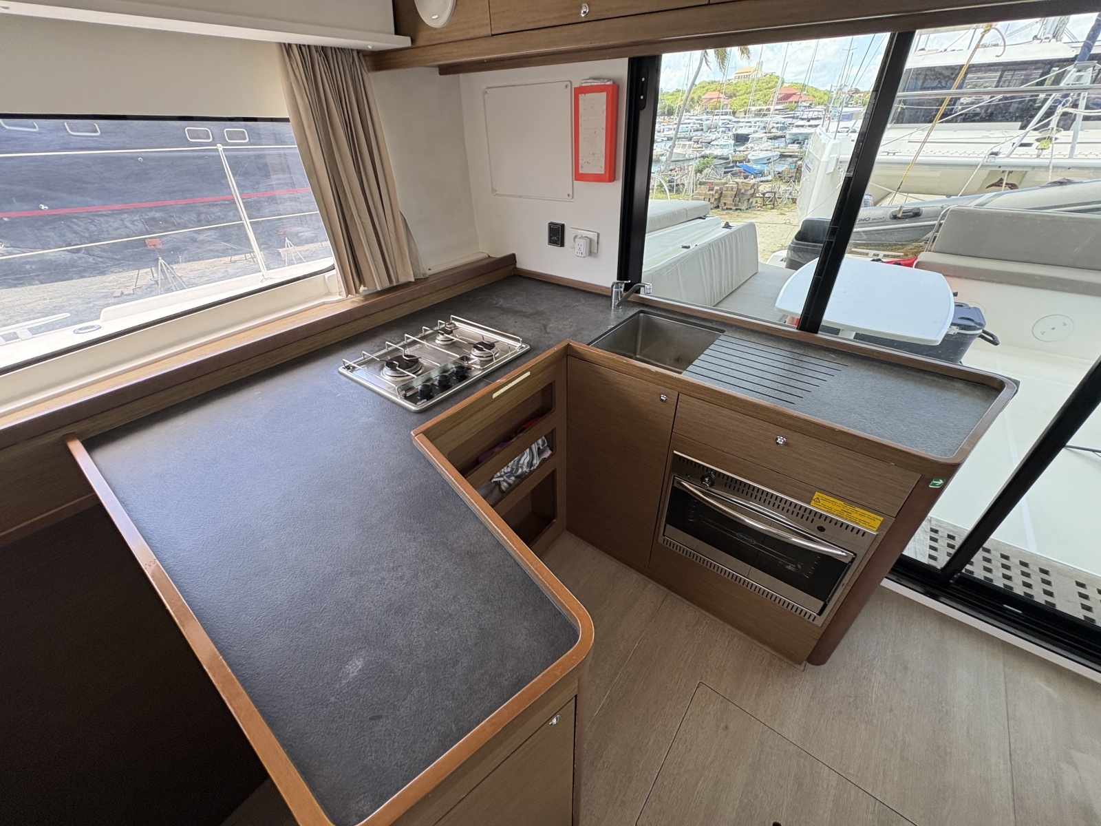 Apres Sail 42ft Lagoon Yacht For Sale