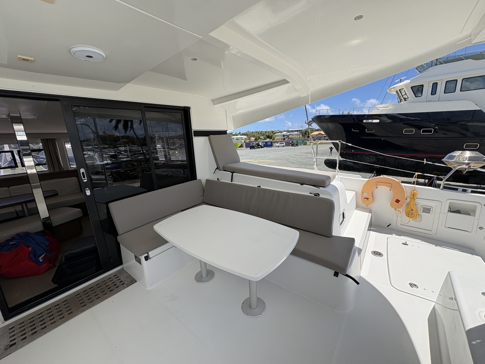 Apres Sail 42ft Lagoon Yacht For Sale