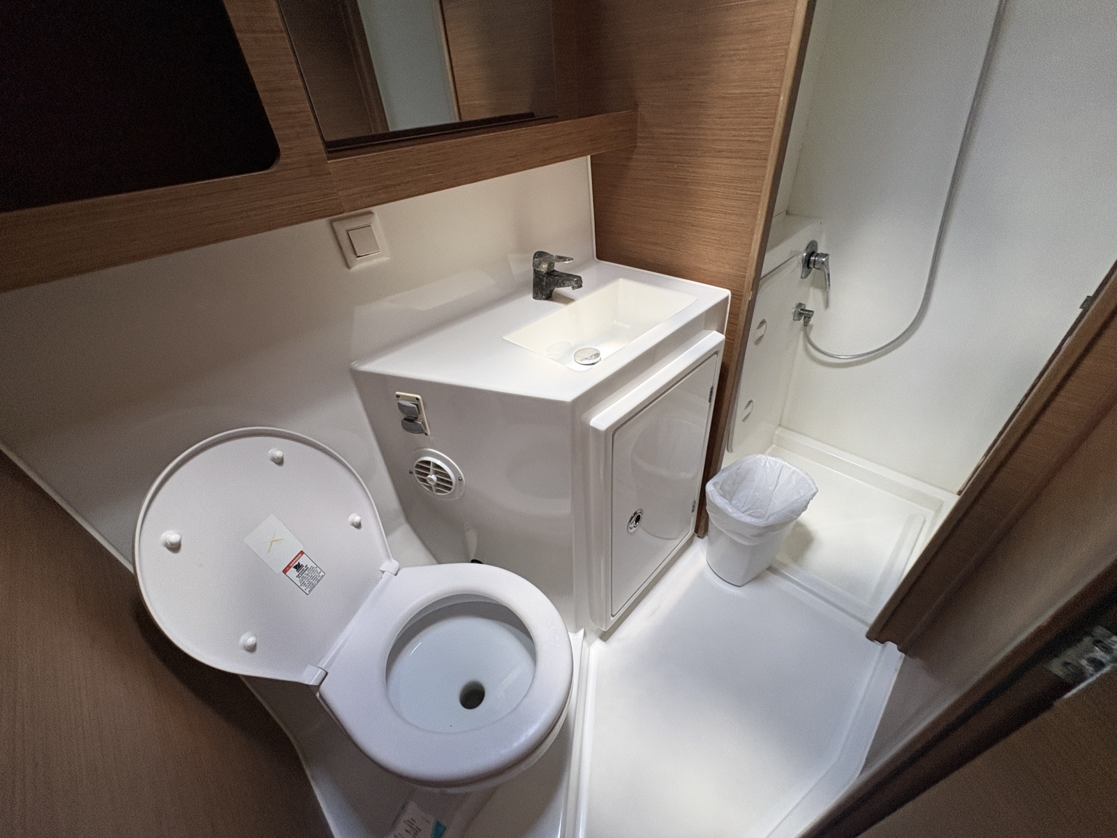 Apres Sail 42ft Lagoon Yacht For Sale