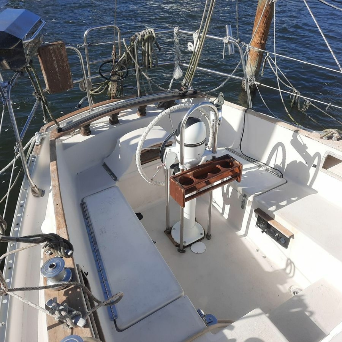 32' 1984 Bayfield 