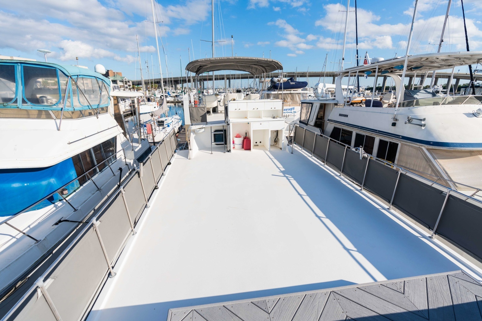 2001 Harbor Master 520 Coastal