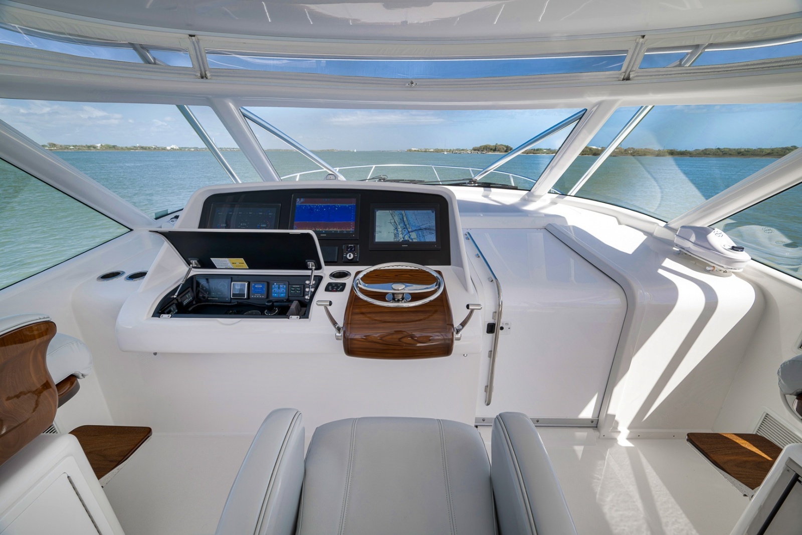 42ft Mag Bay Yacht For Sale