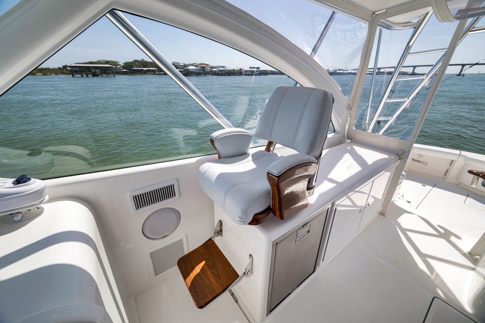 42ft Mag Bay Yacht For Sale