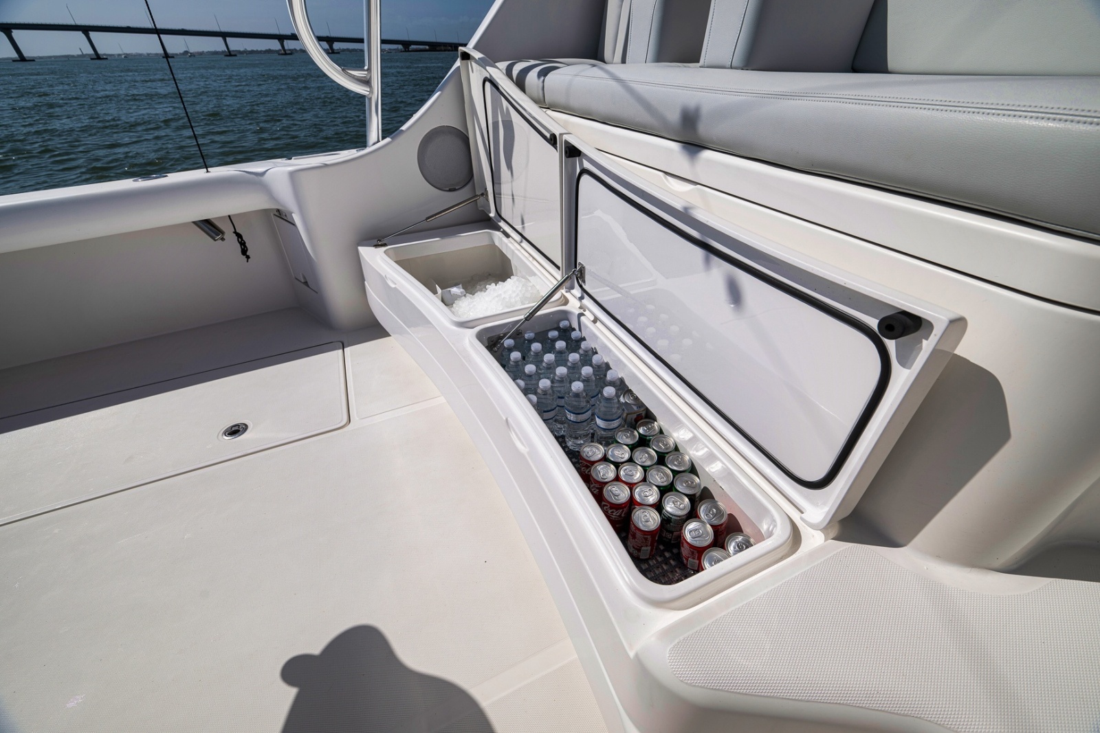 42ft Mag Bay Yacht For Sale