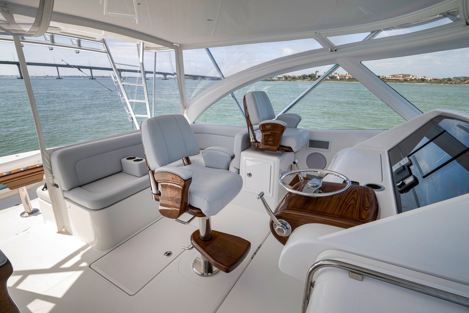 42ft Mag Bay Yacht For Sale