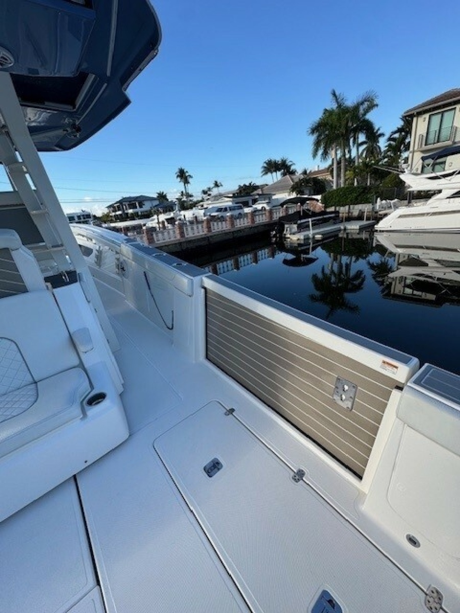 2023 Pursuit S 428 Sport