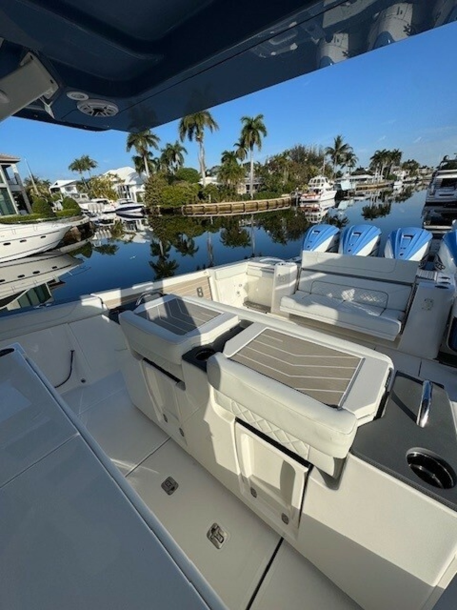 2023 Pursuit S 428 Sport