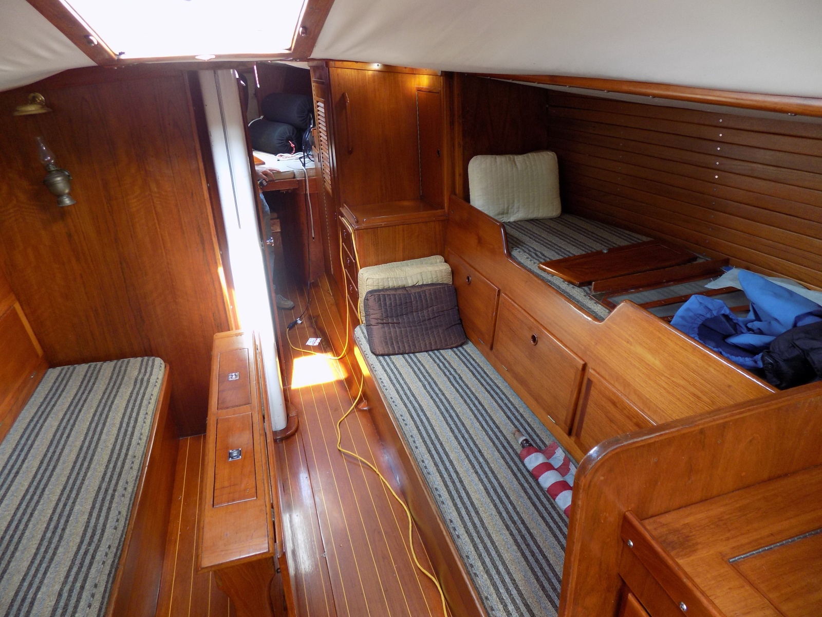 Main saloon looking forward
