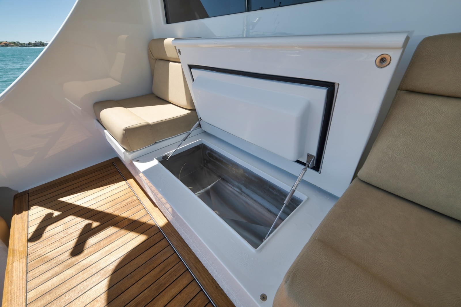 Uno Mas 60ft Weaver Yacht For Sale